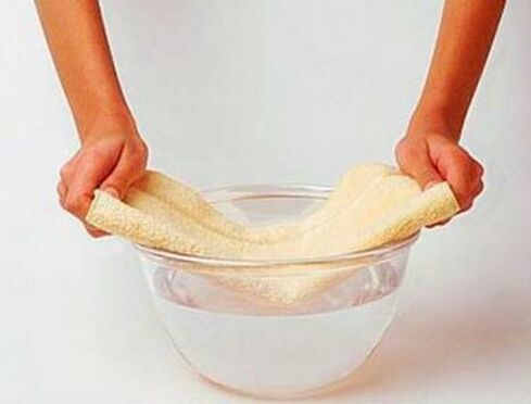 Compress with a towel soaked in warm water – preparing the penis for exercise